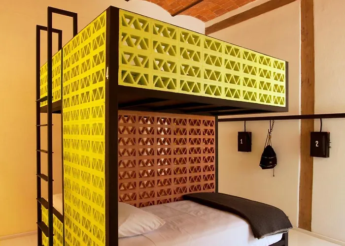 Downtown Beds Hostal *