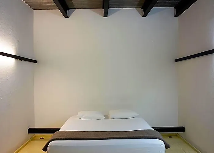 Downtown Beds Hostel *