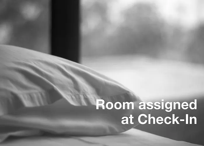 Downtown Beds Hostel *